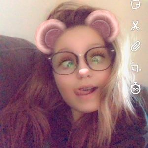 Meet your Posher, Carly